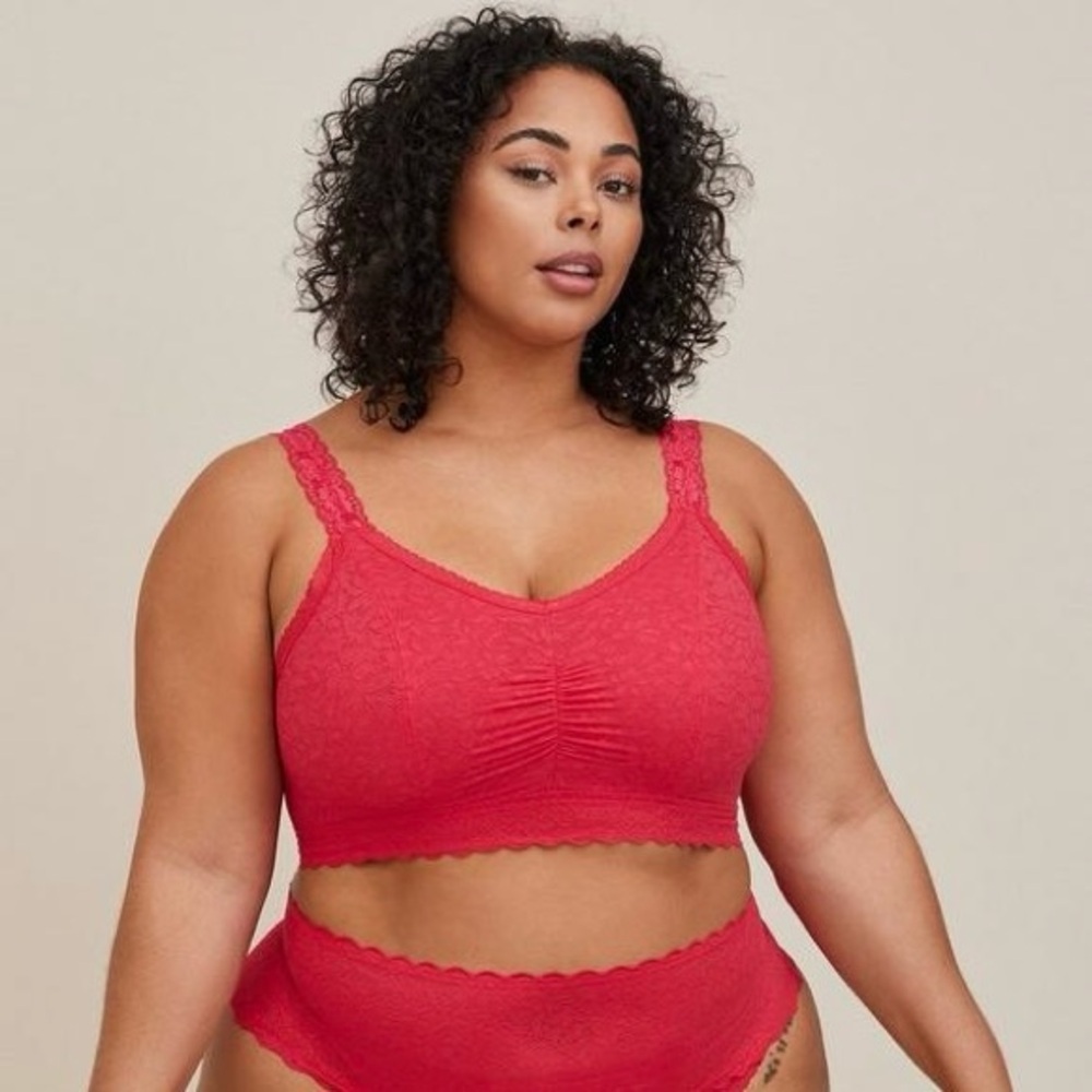 Torrid Curve Bralite Unlined 4 Way Stretch Lace Bralette in Viva Magenta Size 2